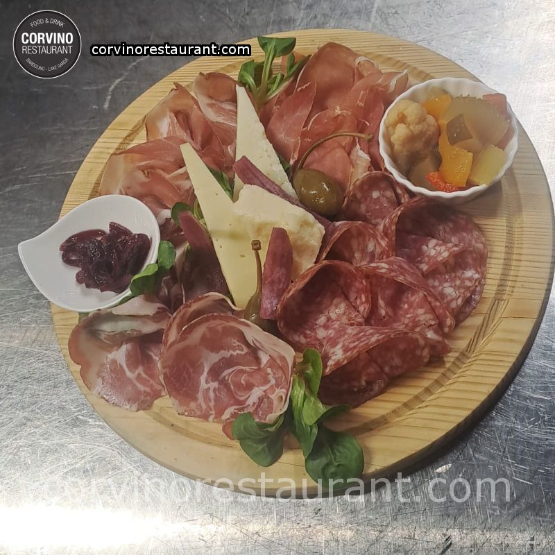 The Gastronome's Great Cutting Board The Gastronome's Great Cutting Board