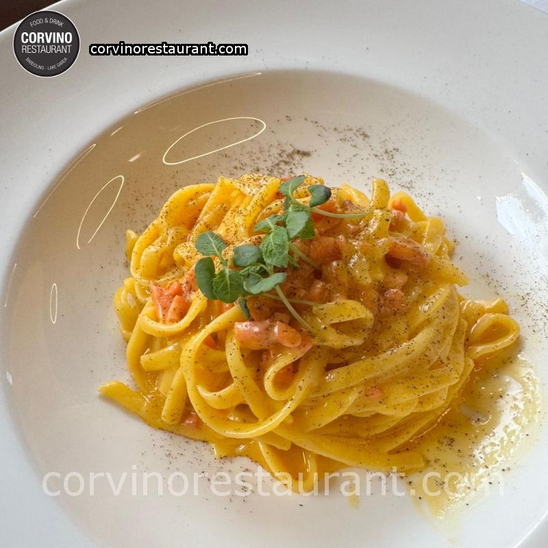 PIATTO DEL LAGO: Tagliatelle di pasta fresca alla carbonara di lago