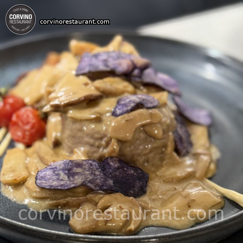 Grilled beef fillet with porcini mushrooms Grilled beef fillet with porcini mushrooms