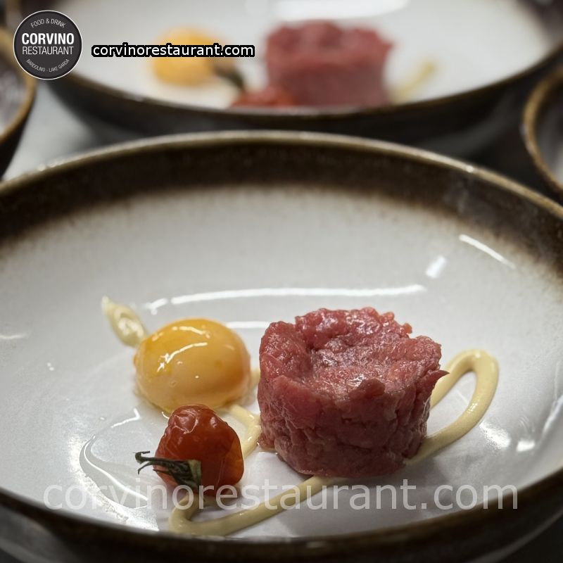 Scottona tartare with fried leeks and egg CBT Scottona tartare with fried leeks and egg CBT